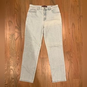 Size 10 Gloria Vanderbilt Straight Denim Pant